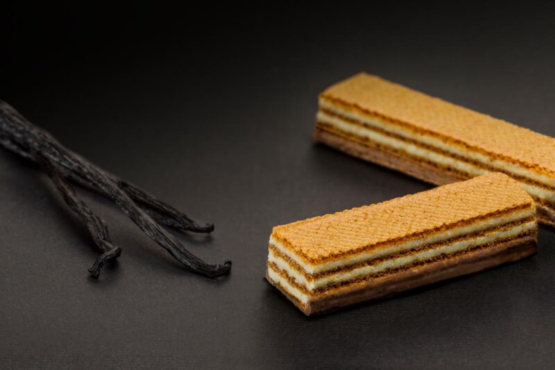 Napolitană cu cremă de vanilie (75%)