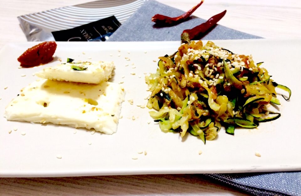 Spaghete din dovlecei cu tofu gratinat